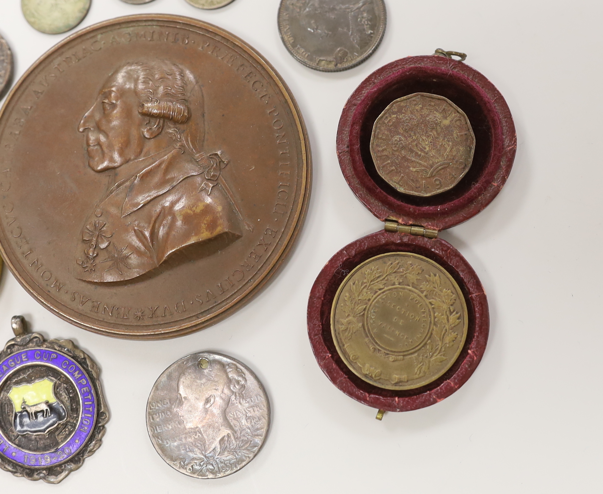 A quantity of mixed coinage, medals, badges etc.